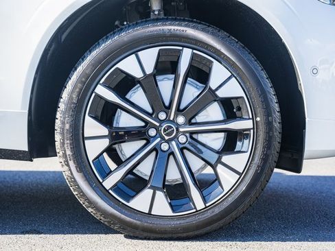 New 2026 Volvo XC60 B5 Ultra w/ Protection Package Premier image 17