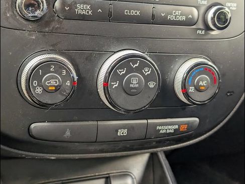 Used 2016 Kia Soul + FWD image 14