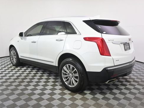 Used 2018 Cadillac XT5 Luxury w/ Driver Awareness Package AWD/4WD image 3