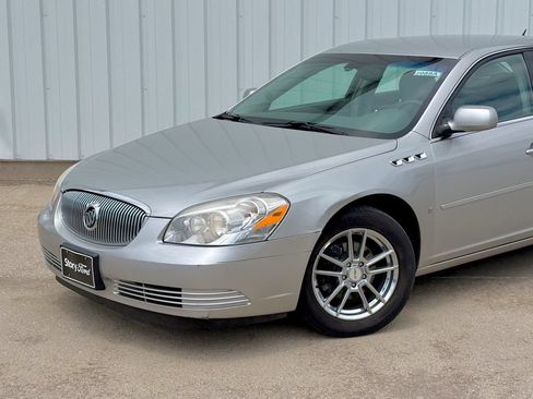 Used 2007 Buick Lucerne CXL w/ Luxury Package FWD image 2