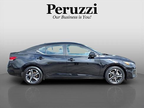 Used 2024 Nissan Sentra SV FWD image 2