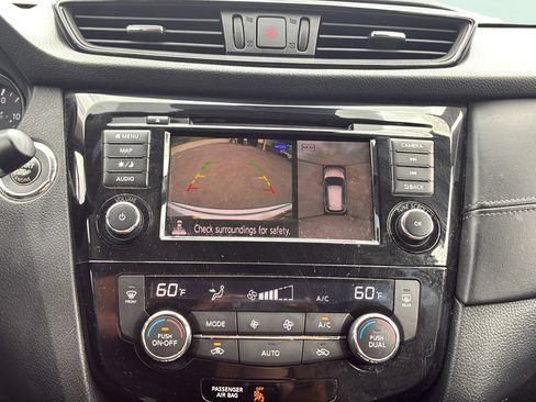 Used 2020 Nissan Rogue SL AWD/4WD image 18