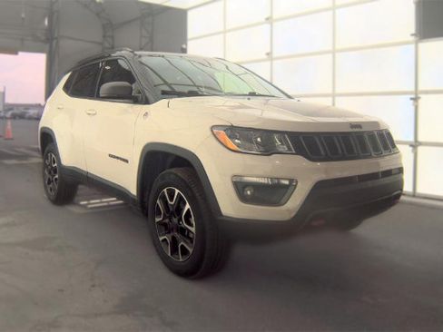 Used 2021 Jeep Compass Trailhawk AWD/4WD image 3