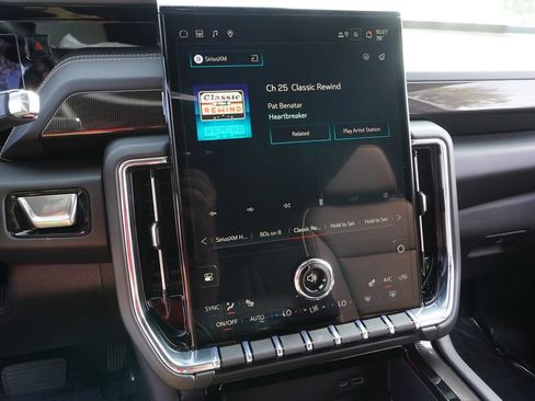 New 2026 GMC Yukon XL Elevation image 19