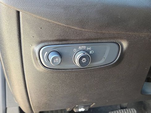 Used 2022 Chevrolet Equinox LT FWD image 25
