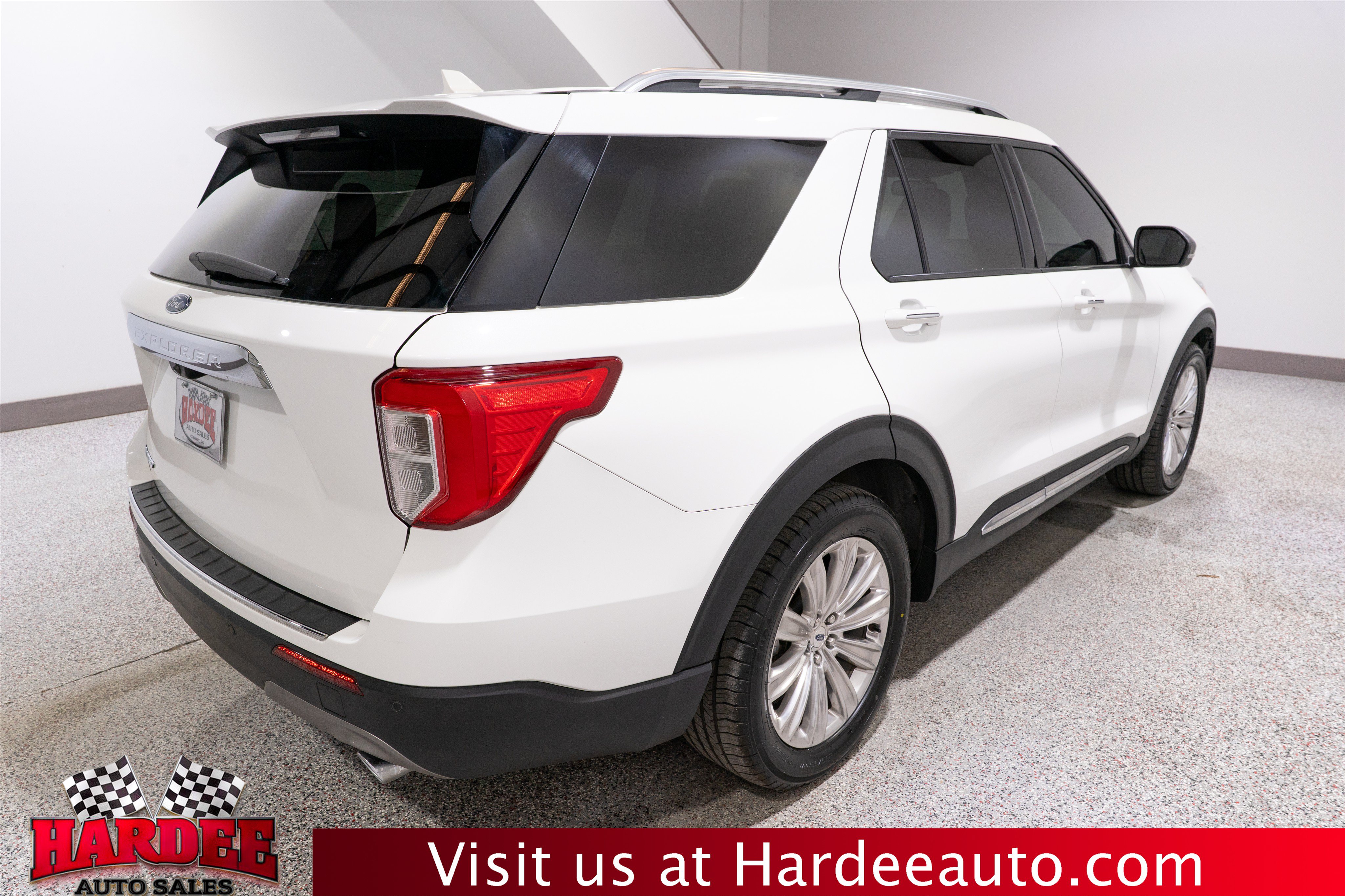 Used 2023 Ford Explorer Limited w/ Limited Technology Package RWD image 5
