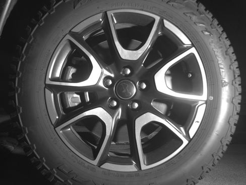 Used 2025 Jeep Compass Trailhawk AWD/4WD image 12