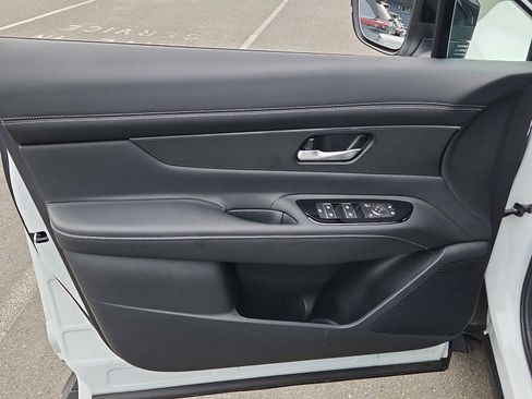 Certified 2025 Nissan Murano SV AWD/4WD image 12