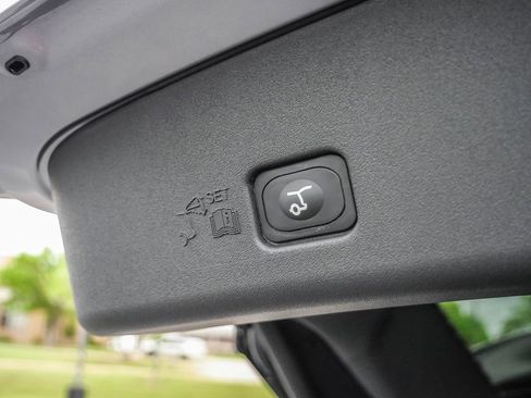 New 2026 Lincoln Nautilus Reserve w/ Jet Appearance Package image 13