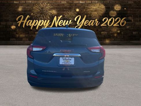 Used 2024 GMC Terrain SLE image 4