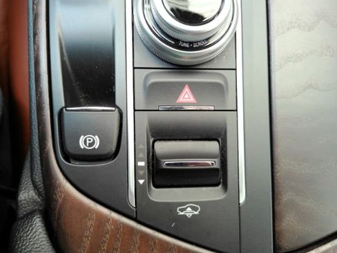 Used 2021 Maserati Levante AWD/4WD image 50
