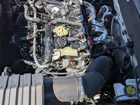 Used 2024 Volkswagen Atlas SE image 32