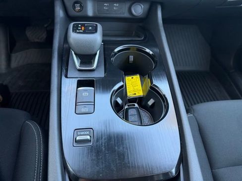 Certified 2025 Nissan Rogue S FWD image 23