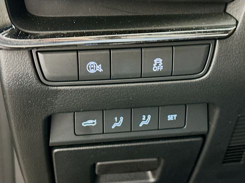 Used 2025 MAZDA MAZDA3 s image 17