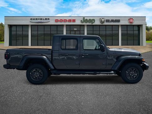 New 2025 Jeep Gladiator Sport image 22