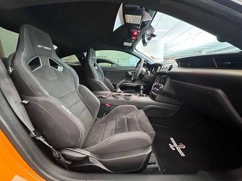 Used 2018 Ford Mustang Shelby GT350 w/ Electronics Package RWD image 27