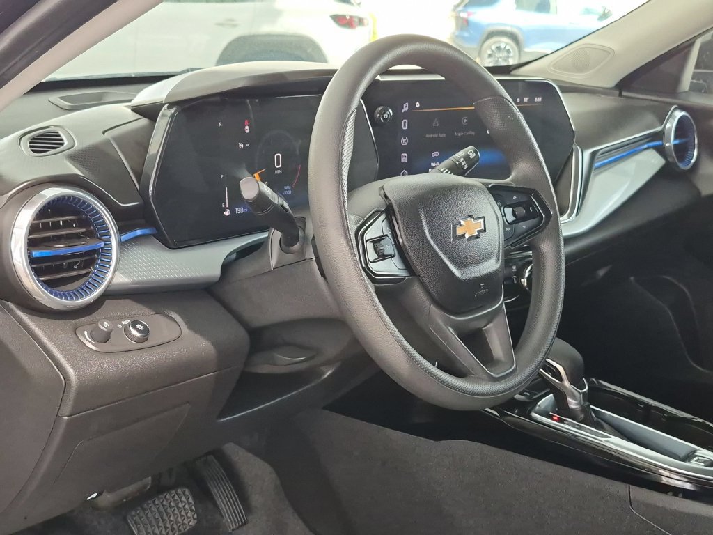 Used 2026 Chevrolet Trax LT FWD image 12