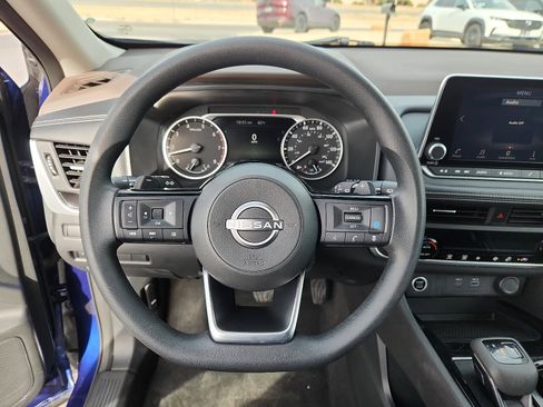 Used 2023 Nissan Rogue SV image 16