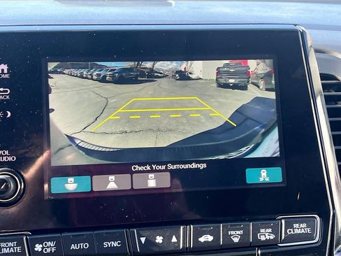 Used 2024 Honda Odyssey EX image 13