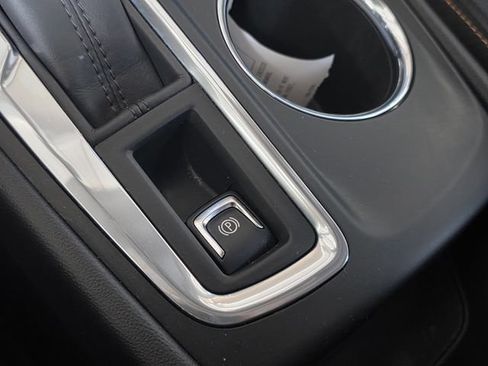 Used 2019 Chevrolet Equinox Premier FWD image 23