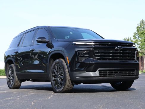 New 2026 Chevrolet Traverse LT w/ Midnight/Sport Edition FWD image 1