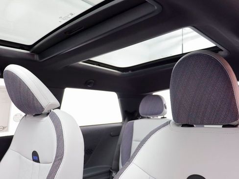 New 2026 MINI Cooper 2-Door Hardtop image 13