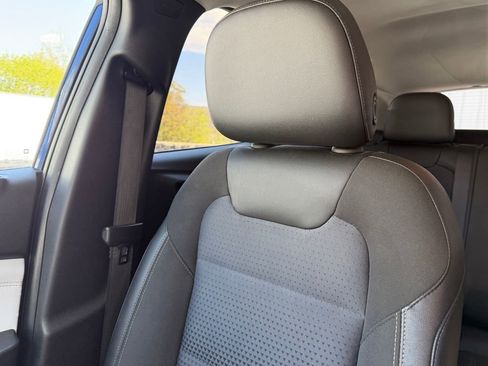 Used 2024 Chevrolet Trax LT w/ Sunroof Package FWD image 21