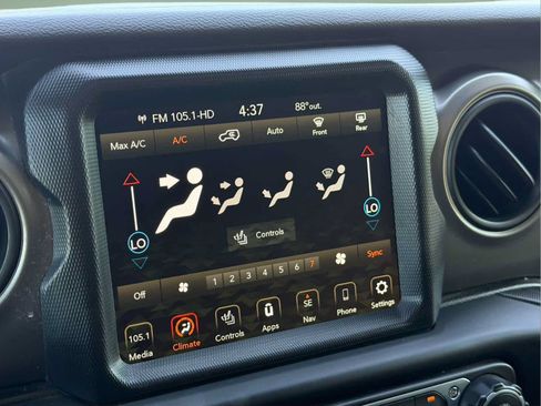 Used 2023 Jeep Wrangler Unlimited w/ Cold Weather Group AWD/4WD image 17