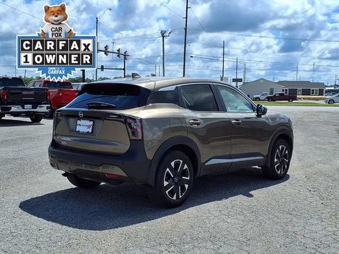 Used 2025 Nissan Kicks SV AWD/4WD image 21