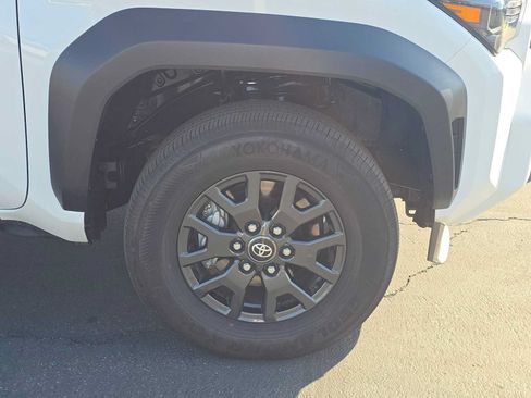 Certified 2026 Toyota 4Runner SR5 AWD/4WD image 9