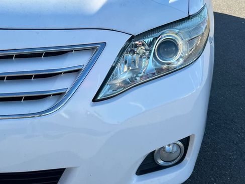 Used 2011 Toyota Camry XLE image 11