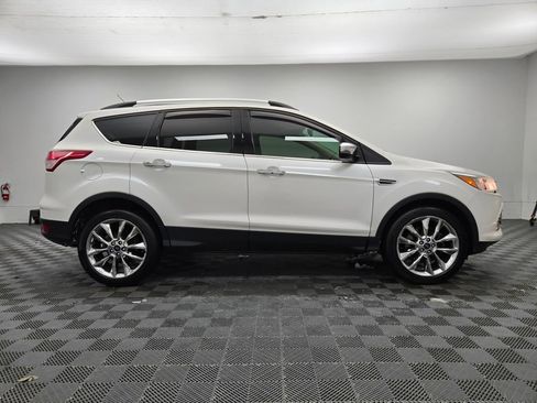 Used 2016 Ford Escape SE w/ SE Chrome Package image 5
