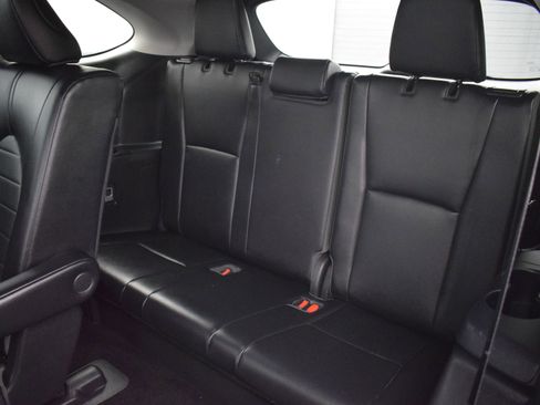 Used 2022 Toyota Highlander XLE image 14