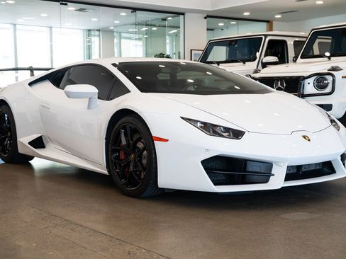 Used 2017 Lamborghini Huracan LP 580-2 RWD image 3