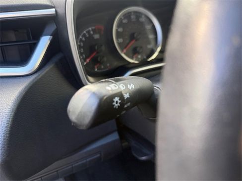Used 2019 Toyota Corolla SE image 12