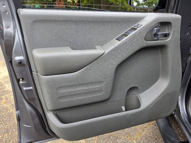 Used 2020 Nissan Frontier SV w/ Midnight Edition Floor Mats AWD/4WD image 20