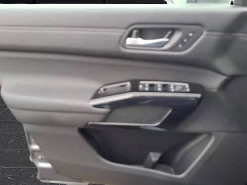 New 2026 Nissan Pathfinder Platinum AWD/4WD image 17