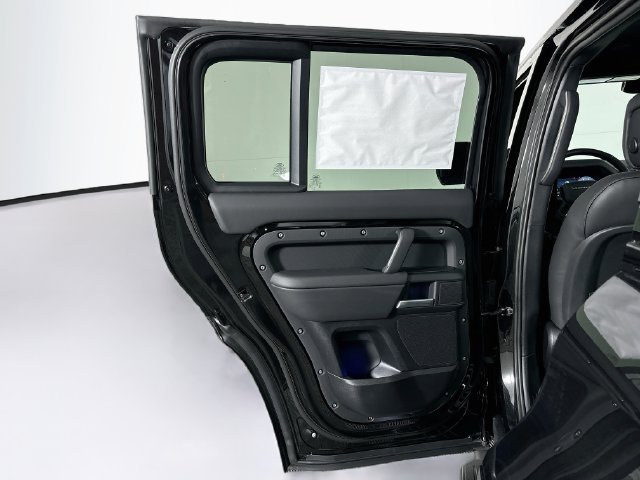 New 2026 Land Rover Defender 110 X-Dynamic SE AWD/4WD image 22