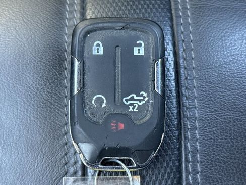 Used 2022 Chevrolet Silverado 1500 High Country w/ Technology Package image 28