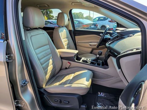 Used 2017 Ford Escape Titanium FWD image 34