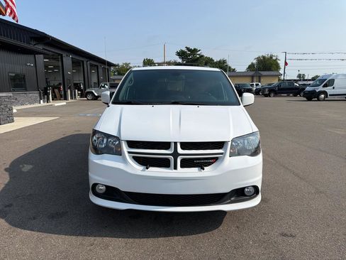 Used 2019 Dodge Grand Caravan GT FWD image 2