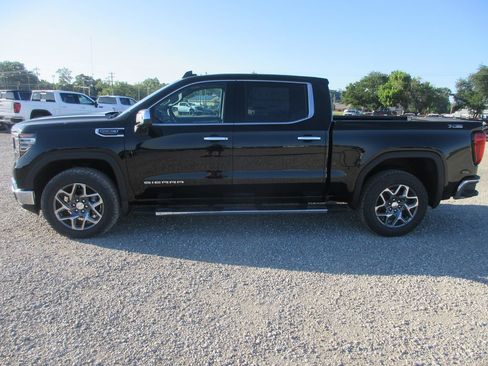 New 2026 GMC Sierra 1500 SLT w/ SLT Premium Plus Package AWD/4WD image 9