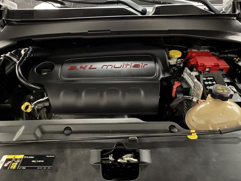 Used 2020 Jeep Compass Latitude image 38