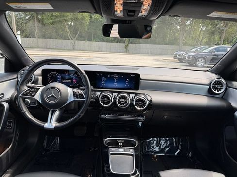 Used 2025 Mercedes-Benz CLA 250 4MATIC image 25