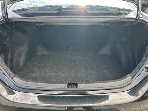 Used 2015 Toyota Corolla LE image 19