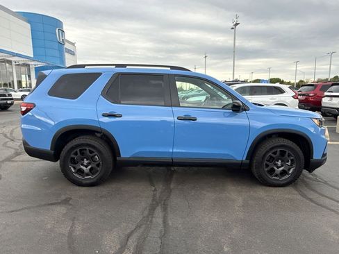 Certified 2024 Honda Pilot TrailSport image 12
