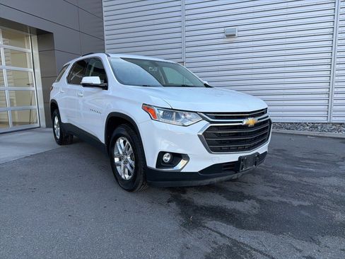 Used 2018 Chevrolet Traverse LT image 3