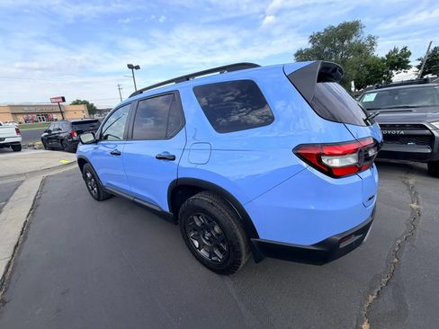 Used 2024 Honda Pilot TrailSport image 6