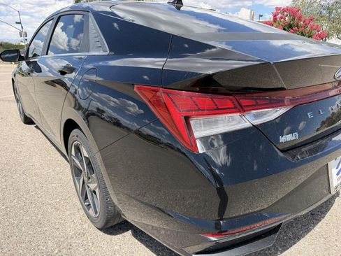 Used 2023 Hyundai Elantra Limited FWD image 11