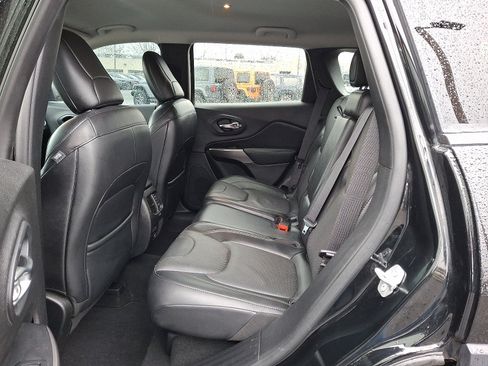 Used 2019 Jeep Cherokee Limited w/ Luxury Group image 11